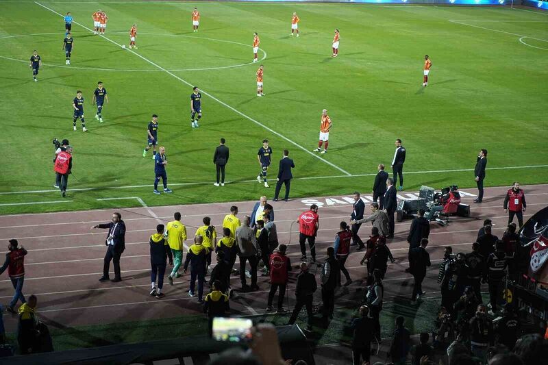 FENERBAHÇE, GALATASARAY İLE OYNADIĞI