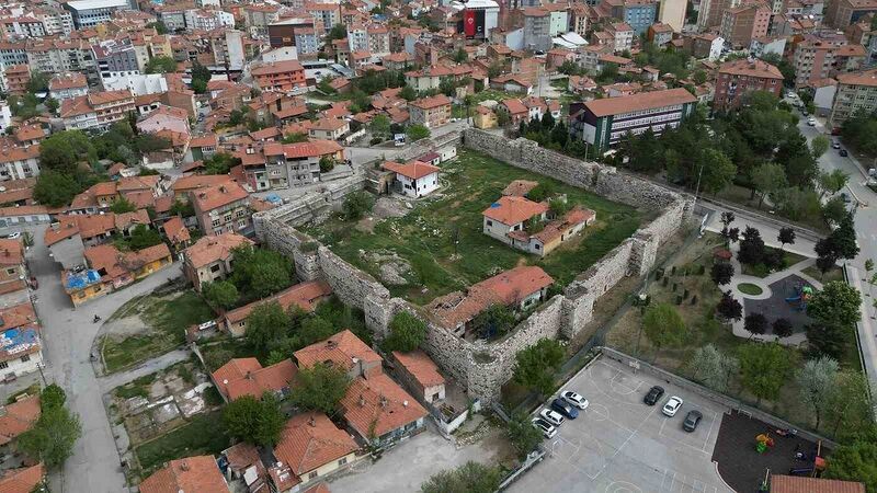 Selçuklu mirası bin 100 yıllık tarihi kale turizme kazandırılıyor