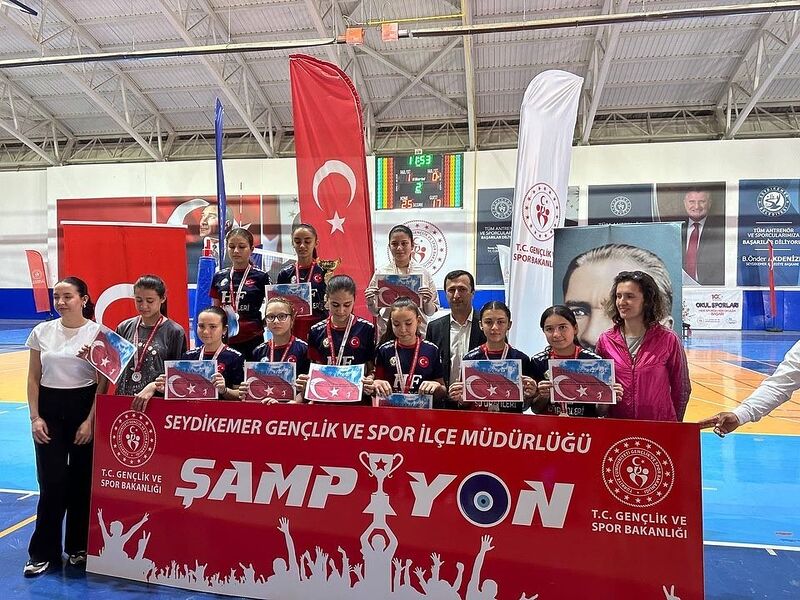 Seydikemer’de voleybol turnuvasında şampiyonlar belli oldu