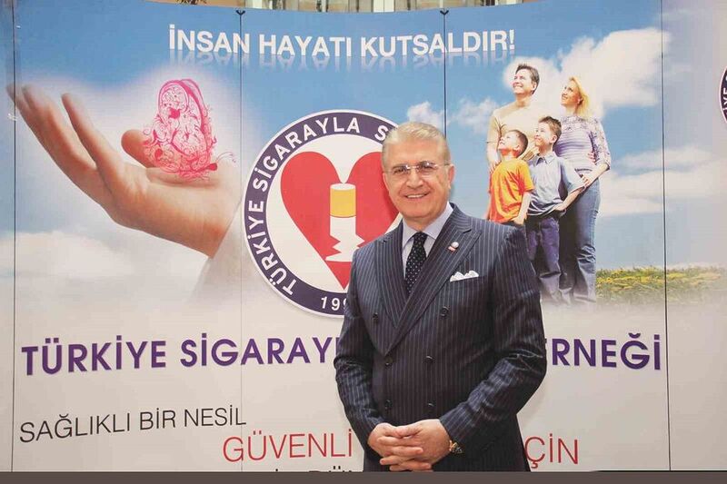 Sigarayı bırakmak kanserle mücadelede önemli bir adımdır