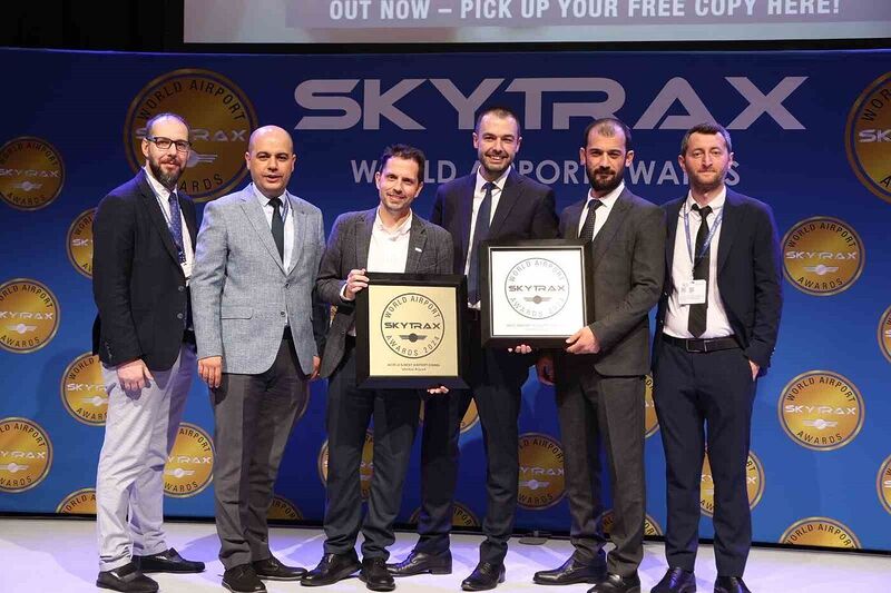 Skytrax’tan dünyanın en iyi 10 havalimanı arasına giren İstanbul Havalimanı’na iki ödül