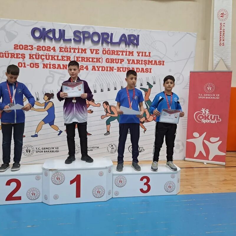 SÖKELİ SPORCU SADIK, ŞAMPİYON ANNE VE BABASININ YOLUNDA