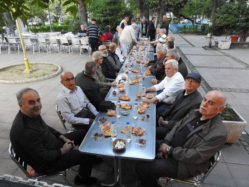 Taş medreseliler Manisa’da iftar sofrasında buluştu