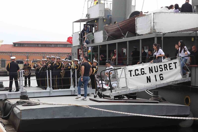 TCG Nusret Müze Gemisi, İzmir’de ziyarete açıldı