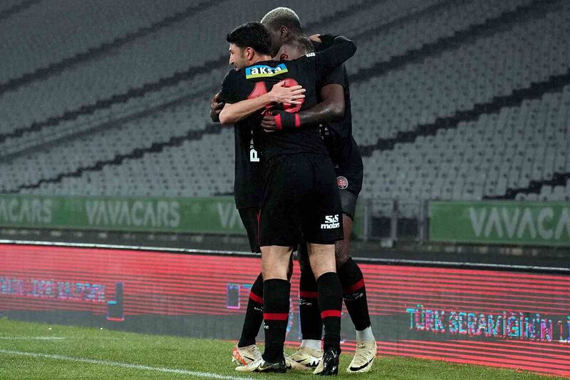 Trendyol Süper Lig: Fatih Karagümrük: 1 – Antalyaspor: 0 (İlk yarı)