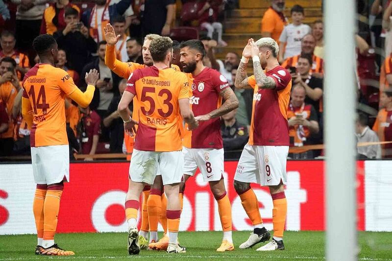 Trendyol Süper Lig: Galatasaray: 1 – Hatayspor: 0 (İlk yarı)