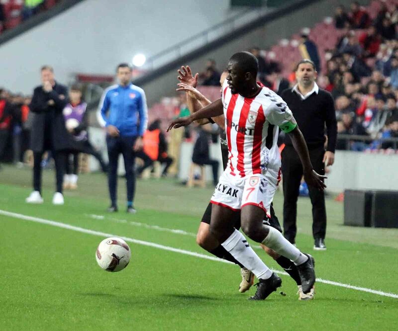 Trendyol Süper Lig: Samsunspor: 0 – Pendikspor: 0 (İlk yarı)