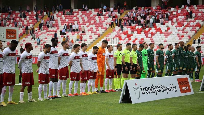 Trendyol Süper Lig: Sivasspor: 0 – Konyaspor: 0 (İlk yarı)