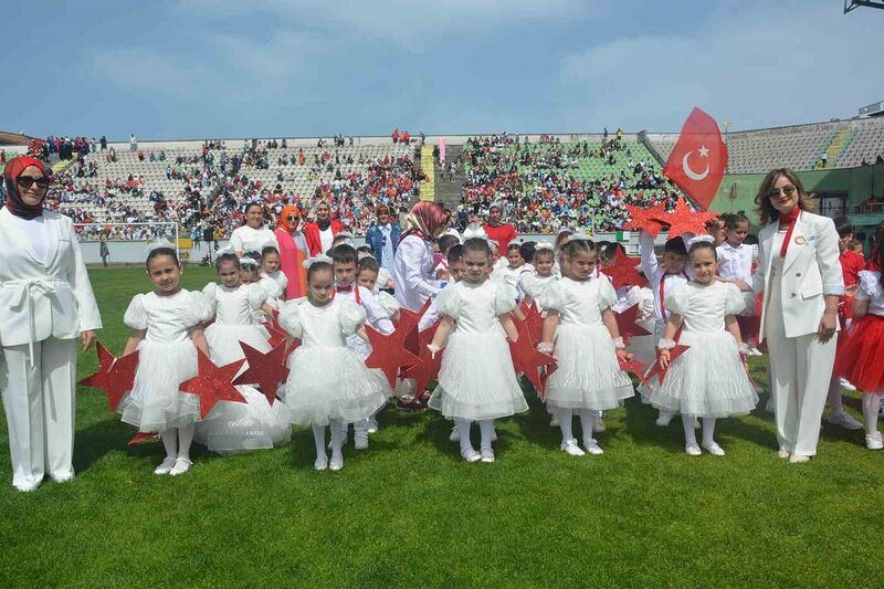 Ünye’de coşkulu 23 Nisan kutlamaları