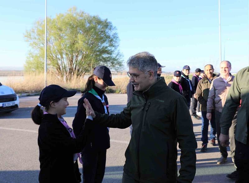 Vali Çelik, Akkaya Barajı’nda kuş gözlemi yaptı