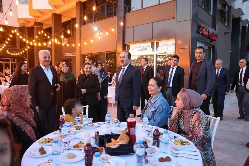 Vali Pehlivan, İl Müftülüğünün iftar programına katıldı