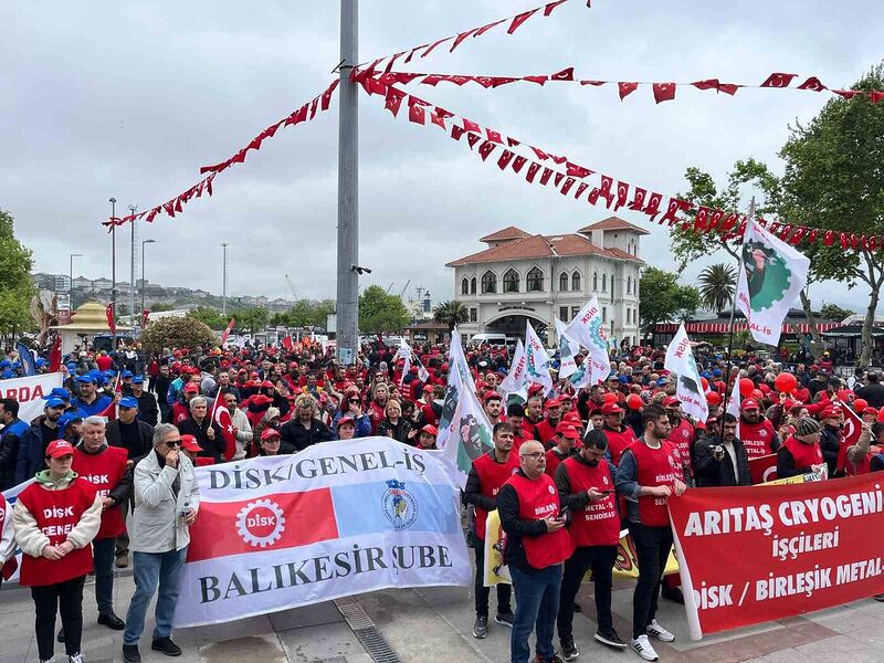 1 MAYIS BANDIRMA’DA KUTLANDI