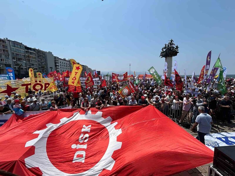 1 Mayıs, İzmir’de coşkuyla kutlandı