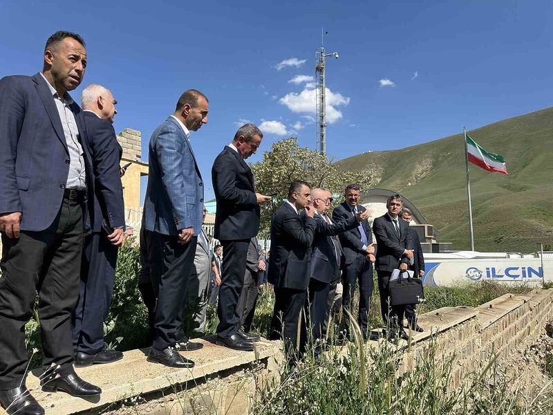 BAKAN YARDIMCISI UÇARMAK, ESENDERE GÜMRÜK KAPISI’NDA İNCELEMELERDE BULUNDU