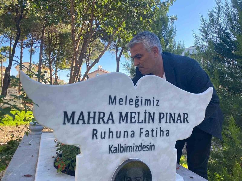 MURAT PINAR'IN KIZININ MEZARINI