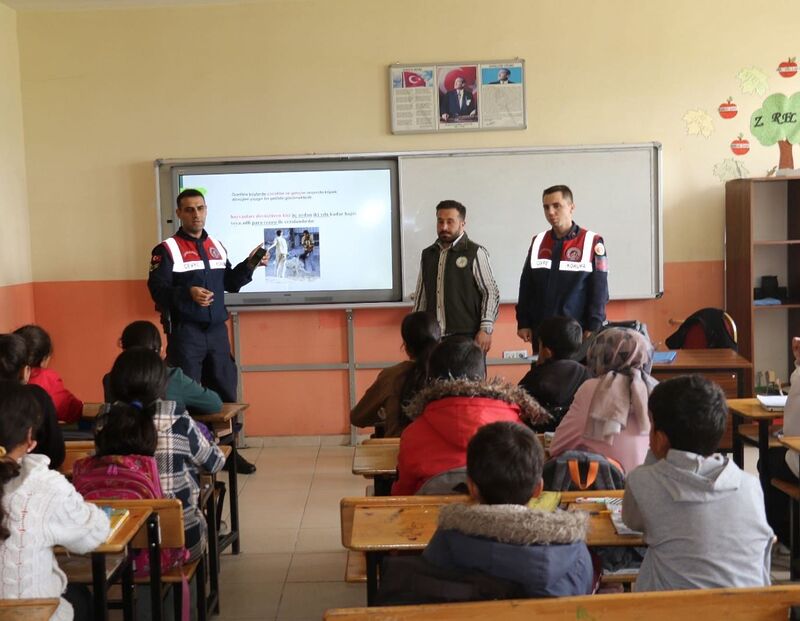 AĞRI’DA ÖĞRENCİLERE DOĞA VE