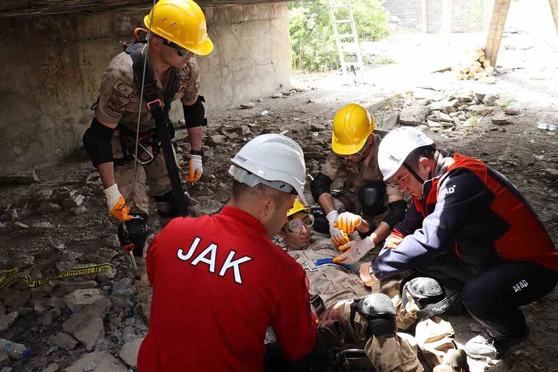 AMASYA’DA JANDARMA KOMANDO BİRLİKLERİNDE