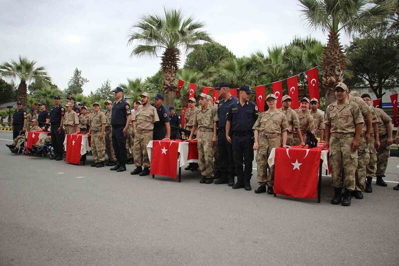 Aydın’da 30 engelli birey bir günlüğüne asker olmanın mutluluğunu yaşadı