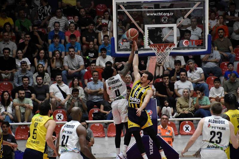 Basketbol Süper Ligi: Aliağa Petkimspor: 71 – Fenerbahce Beko: 100