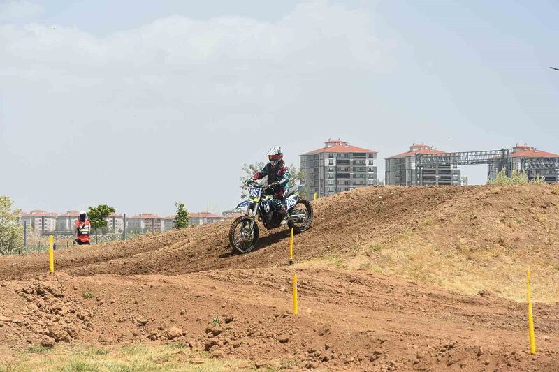 Bekir Yunus Uçar: “Türkiye Motokros etabının açılışını dünyanın en güzel motokros parkuru olan Afyonkarahisar’da açtık”