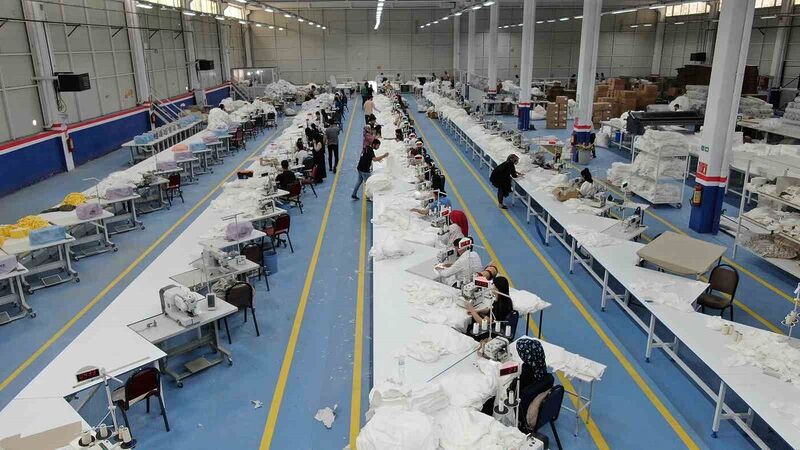 Bin 500 kişiye istihdam sağlayacak 5 fabrika üretime başladı