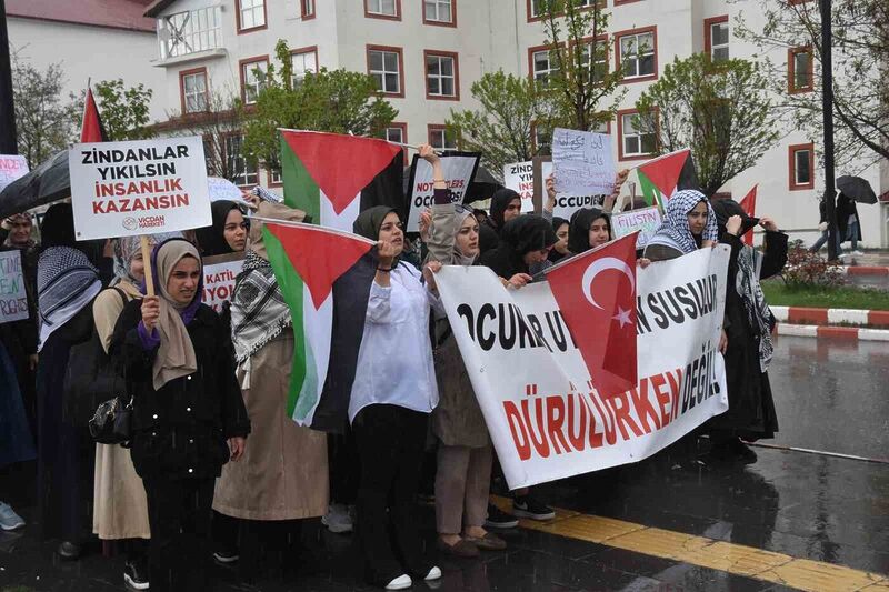 Bitlis Eren Üniversitesi öğrencilerinden, Filistin için 10 günlük oturma eylemi