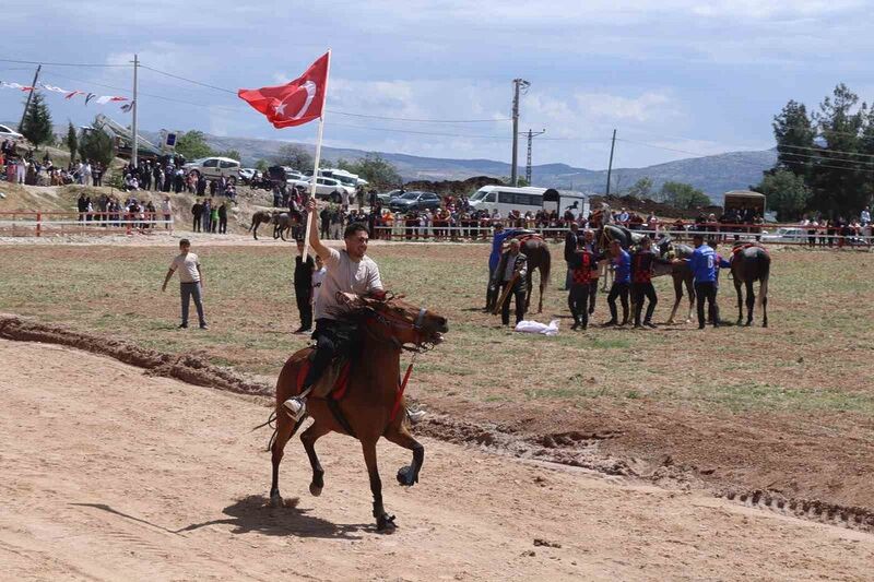 Çal’da asırlık gelenek bu yılda sürdürüldü