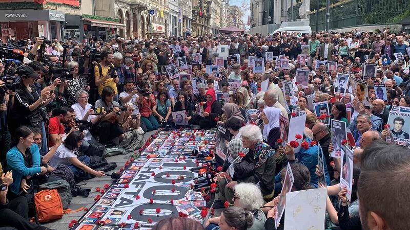 GÖZALTINDAYKEN KAYBOLAN YAKINLARININ AKIBETİNİ