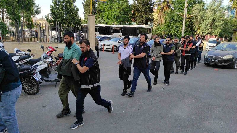 DEAŞ operasyonunda gözaltına alınan şüpheliler adliyeye sevk edildi