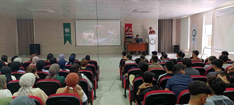 Dicle’de lise öğrencilerine Jandarma ve Sahil Güvenlik Akademisi tanıtımı yapıldı