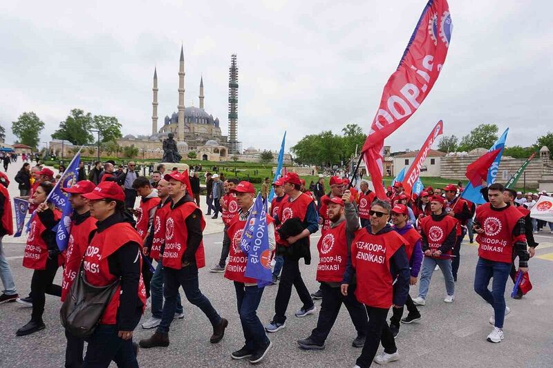 Edirne’de 1 Mayıs İşçi Bayramı coşkuyla kutlandı