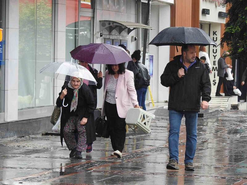 EDİRNE'DE SABAH SAATLERİNDE BAŞLAYAN