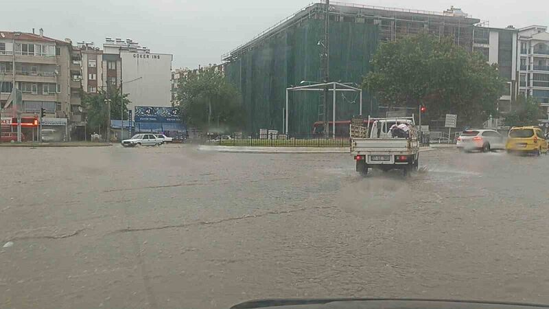 BALIKESİR'İN EDREMİT İLÇESİNDE ÖĞLE