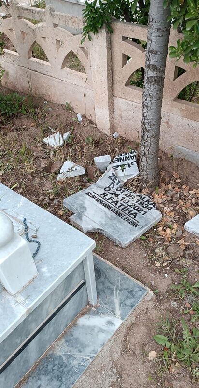 ELAZIĞ’DA MEZAR TAŞLARI KIRILDI,