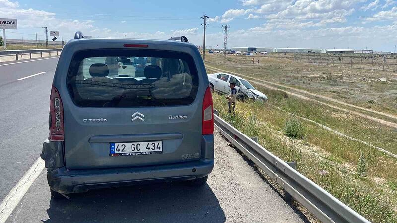 Emniyet şeridindeki hafif ticari araca arkadan çarptı: 1 yaralı