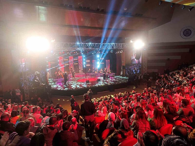 TRT SANATÇILARI ŞEHİR KONSERLERİ