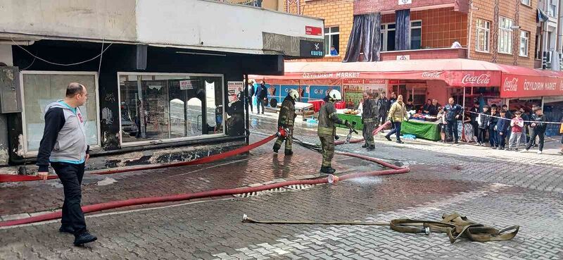 Esenyurt’ta korkutan çatı yangını