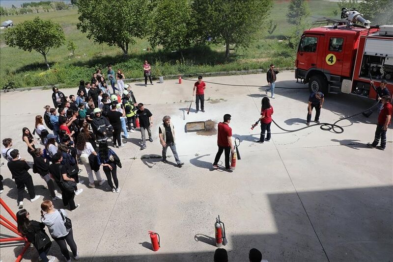 ESTÜ Ulaştırma Meslek Yüksekokulu Öğrencileri için Yangın Söndürme Sertifika Eğitimi düzenlendi