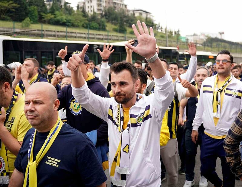 Fenerbahçe taraftarı, RAMS Park’a ulaştı