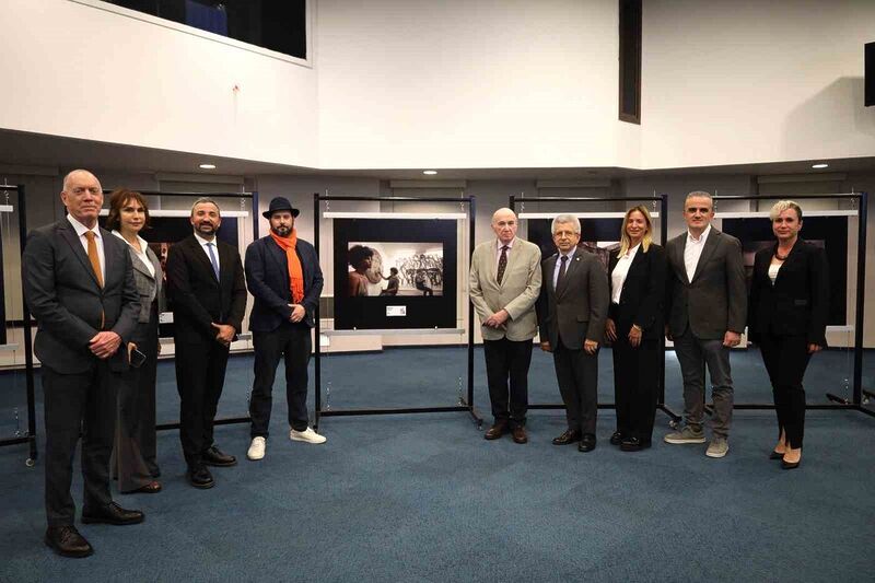 Fotoğrafları Küba’da çekti, sergiyi İzmir Ekonomi’de açtı