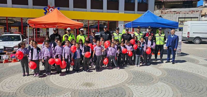 Gölpazarı’nda Trafik Haftası’nda çocukları bilgilendirildi