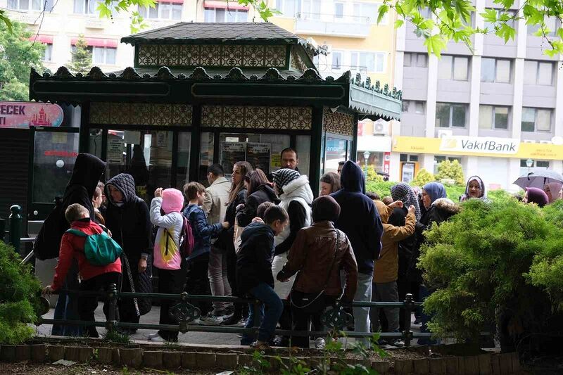 Hintli turistler Eskişehir’e hayran kaldı