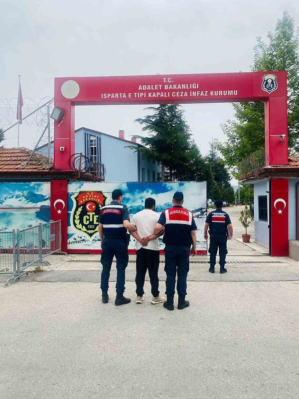 Isparta’da 20 yıl 4 ay 11 gün kesinleşmiş hapis cezası ile aranan şahıs yakalandı