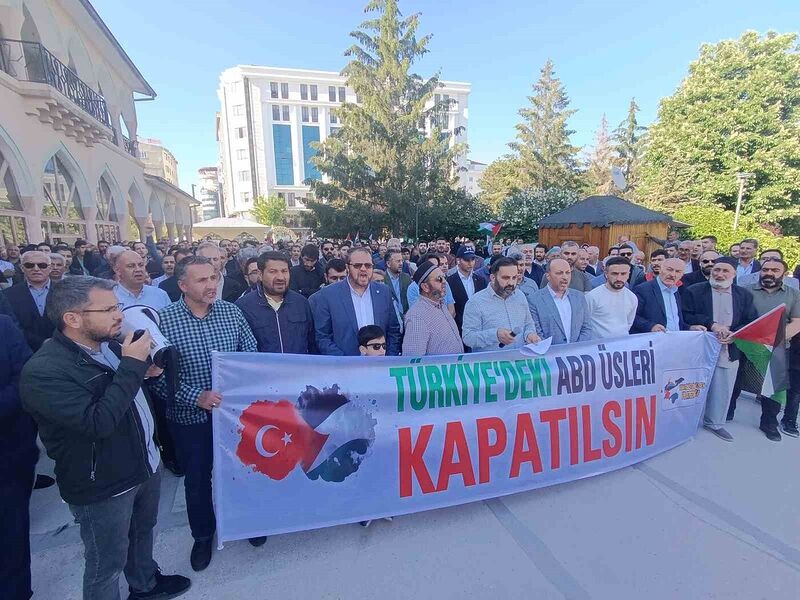 İsrail’in çadır kentteki katliamı Van’da protesto edildi