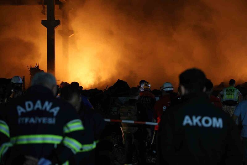 İtfaiye Daire Başkanı Kandemir: “Yangın kontrol altında”