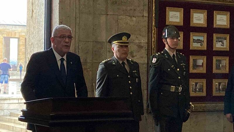 İYİ Parti lideri Dervişoğlu’ndan Anıtkabir’e ziyaret