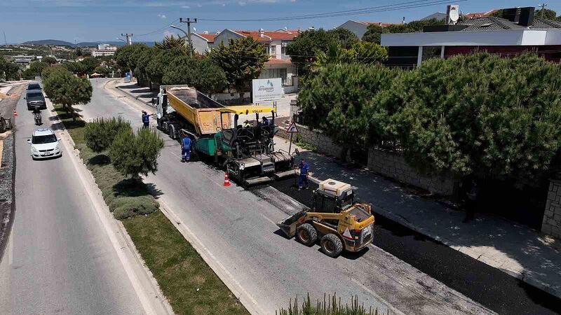 İzmir Büyükşehir Belediyesi asfalt atağı başlattı