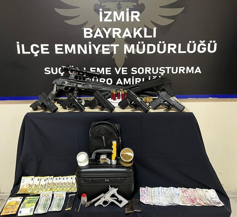 İzmir’de zehir tacirlerine şafak operasyonu