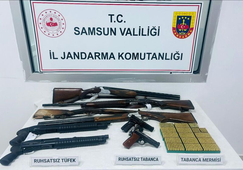 Jandarma ekiplerinden silah ve mühimmat operasyonu