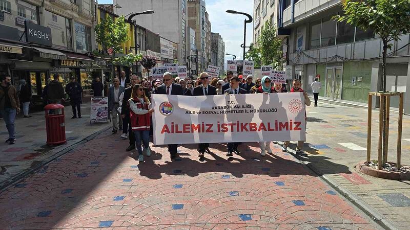 Karabük’te ’Ailemiz İstikbalimiz’ kortej yürüyüşü gerçekleştirildi